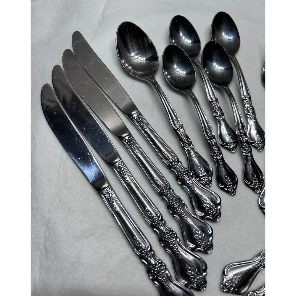 Rogers Stainless Korea Flatware Set Vintage Floral Pattern 14‎ Pieces Mixed